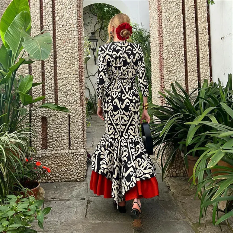Elegantes Kleid Mit Druck Für Den Sommer