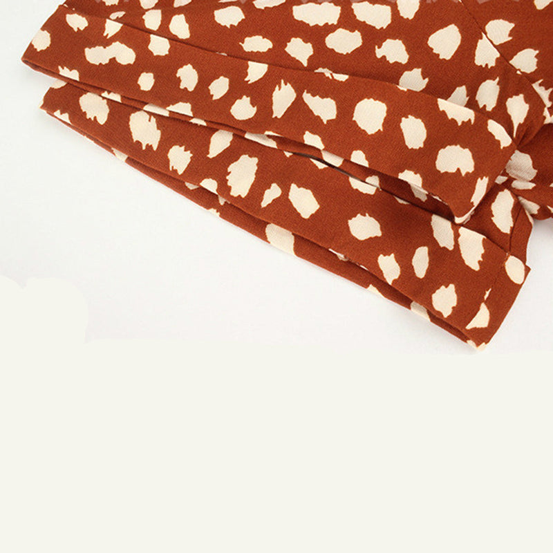 Elegante V-Hals Kleid mit stilvollem Druck