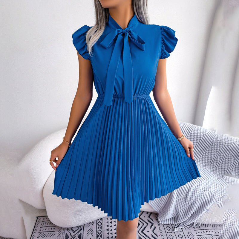 Elegante und bequeme geplooide Sommerkleid für jeden Anlass