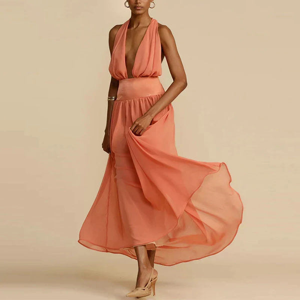 Elegantes Maxikleid mit Pfirsichfarbenem Neckholder