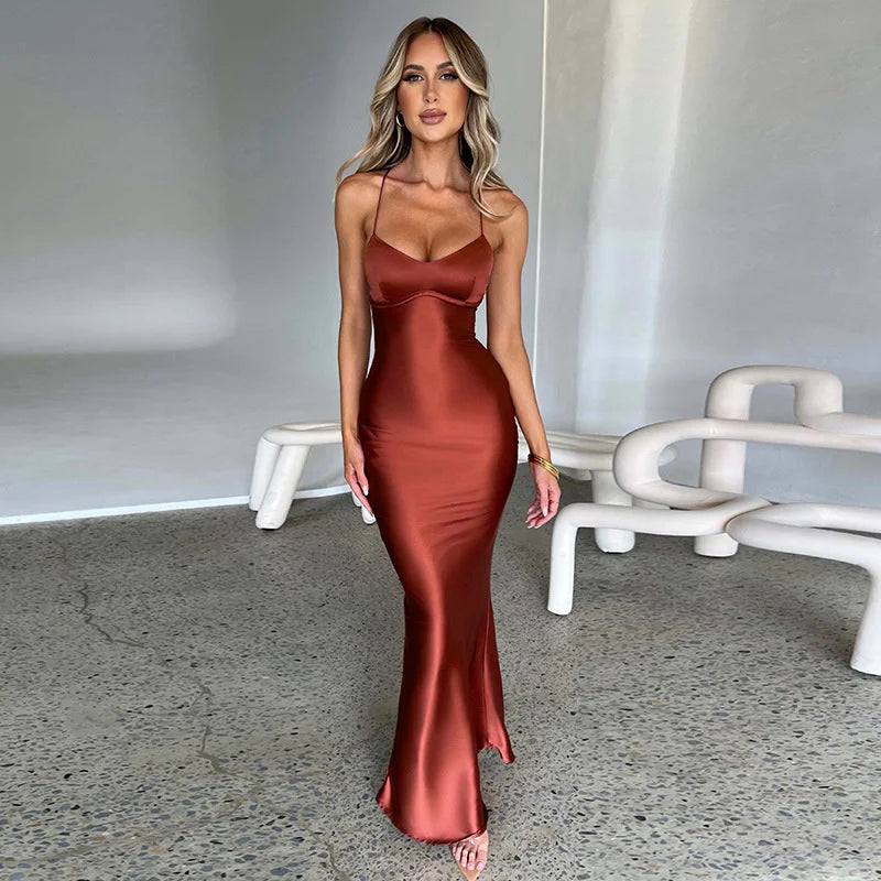Elegantes Maxikleid mit Seitenschlitz für besondere Anlässe