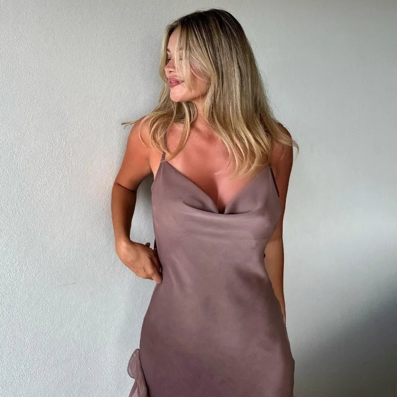 Elegantes Rüschen-Maxikleid mit Seitenschlitz