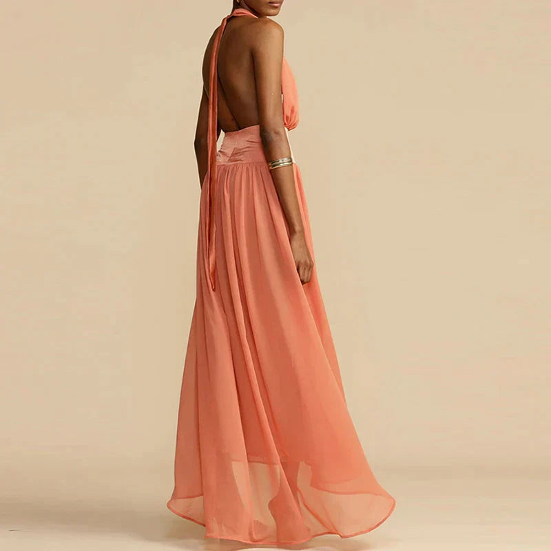 Elegantes Maxikleid mit Pfirsichfarbenem Neckholder