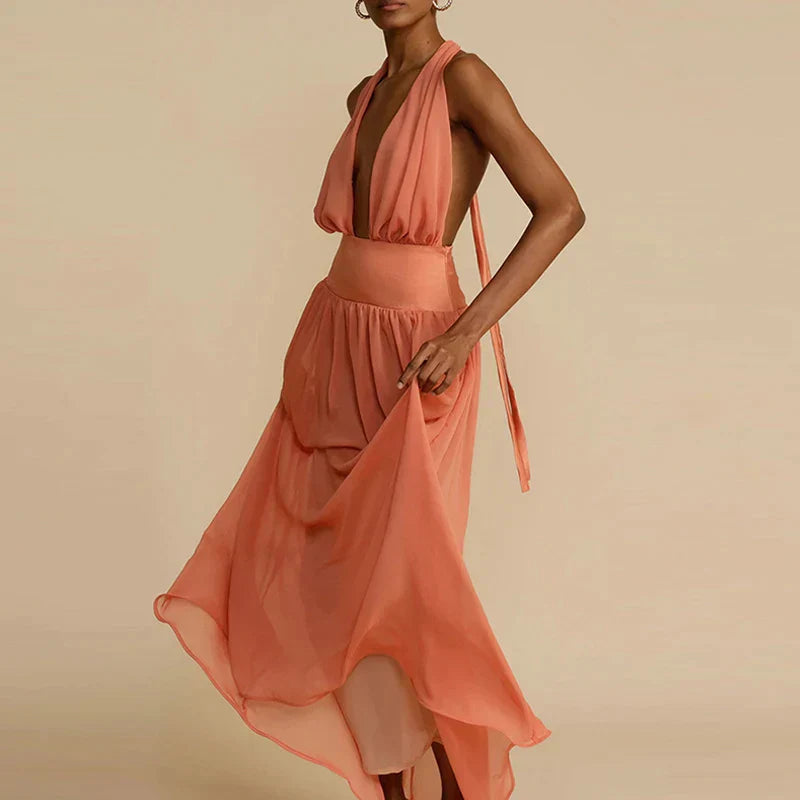 Elegantes Maxikleid mit Pfirsichfarbenem Neckholder