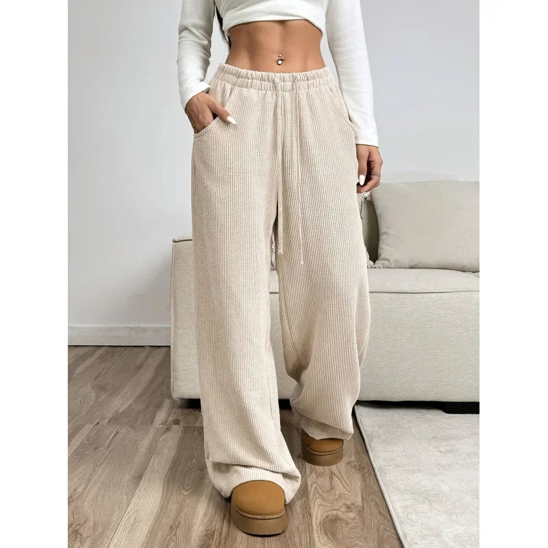 Trendige, hoch taillierte Damen-Cordhose mit entspannter Passform