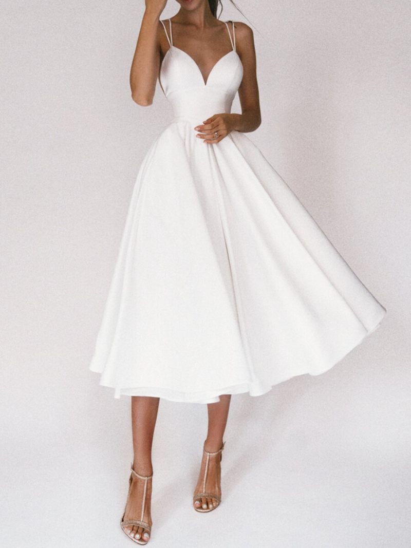 Elegantes Kleid mit V-Ausschnitt und Trägern für dich