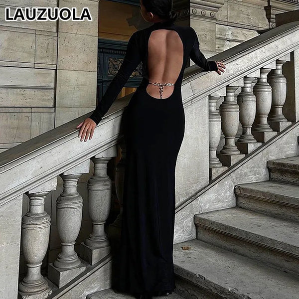 Elegantes Rückenfreies Maxikleid mit Kettendetail