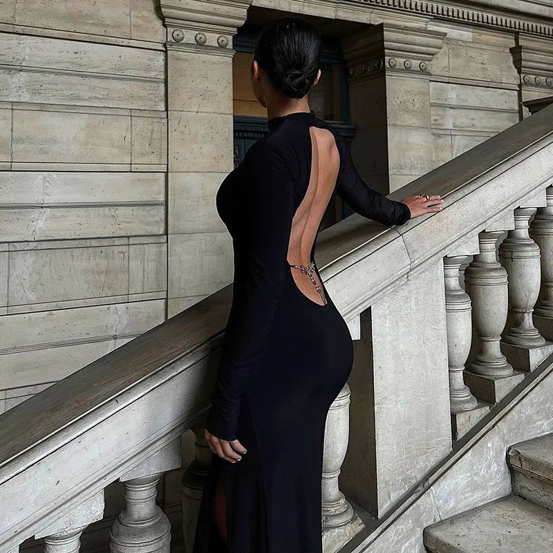 Elegantes Rückenfreies Maxikleid mit Kettendetail