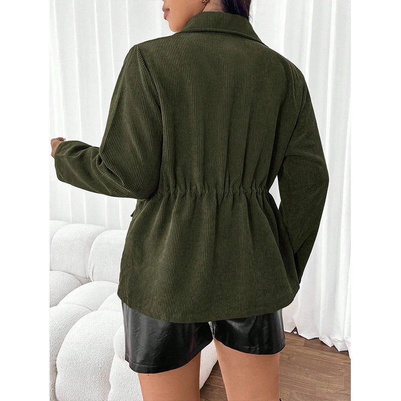 Stylische und warme Cordjacke mit Taschen