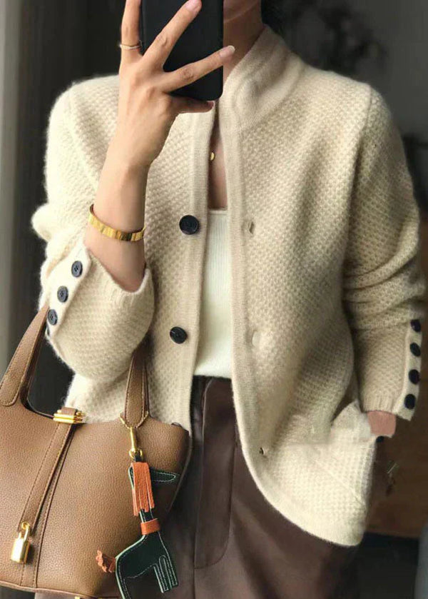 Bequeme und warme Strickjacke