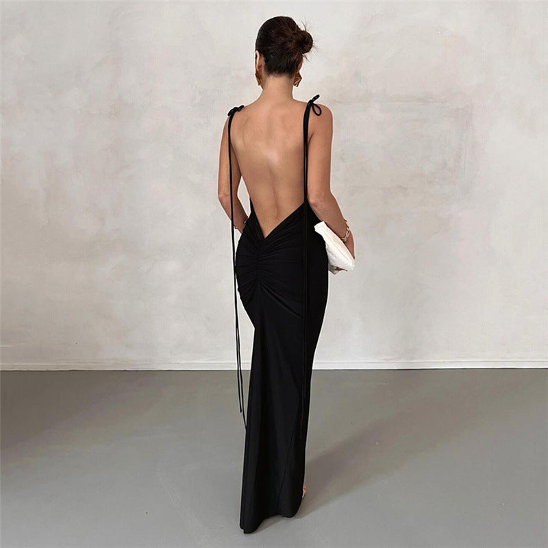 Elegantes Maxikleid mit Bindeschultern und Kragen
