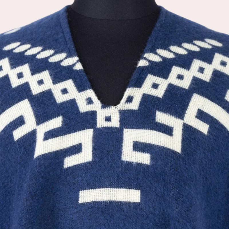 Eleganter Warmer Poncho für Herren