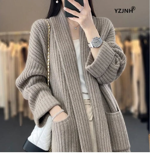 Elegante weiße Langarm-Strickjacke