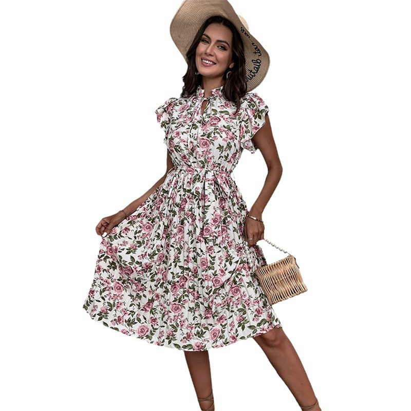 Elegantes Blumenkleid für stilvolle Sommeranlässe
