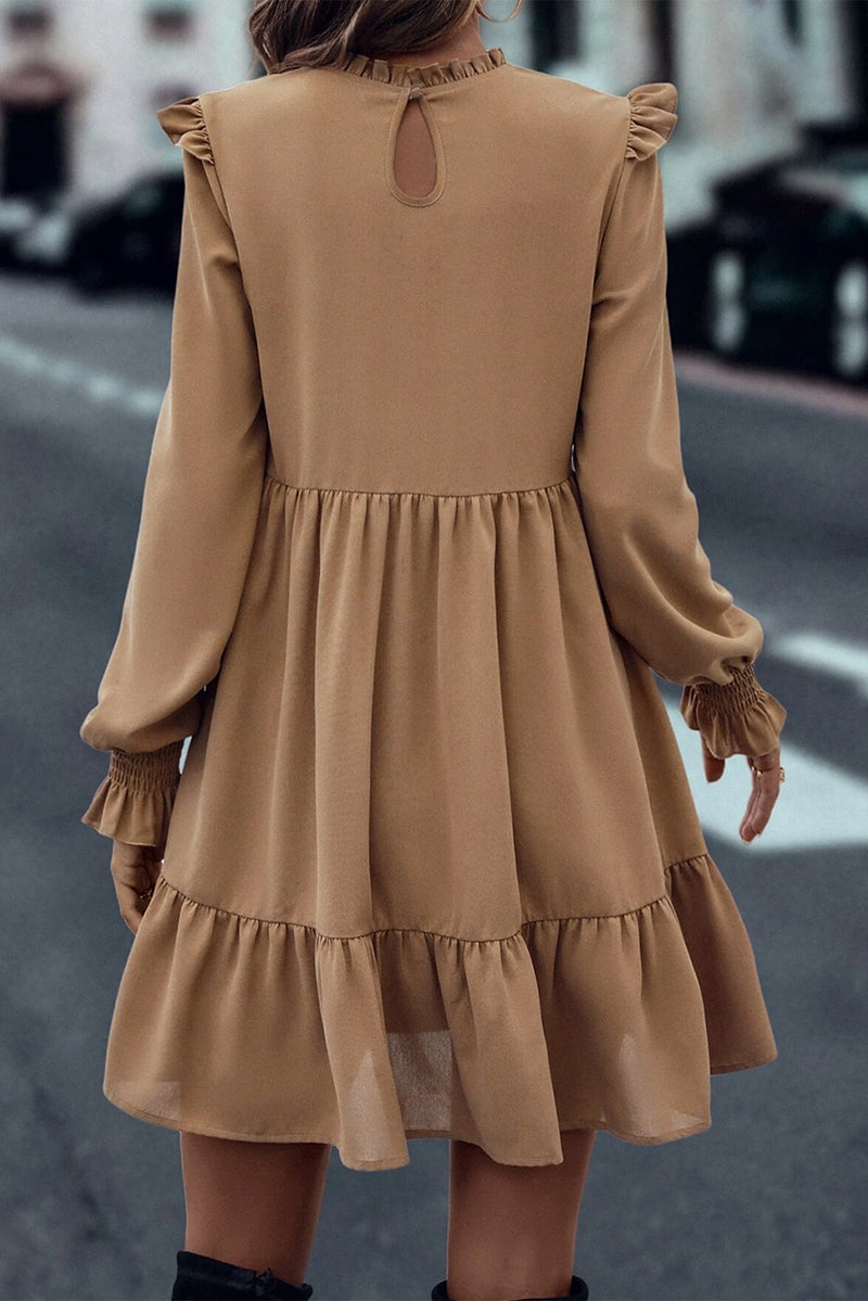 Elegantes | beiges Kleid mit frischem Kragen Für Frauen für dich