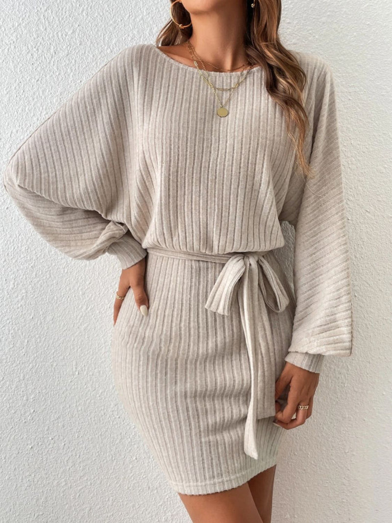 Elegantes Heidi Herbst Mini Kleid mit Taillengürtel