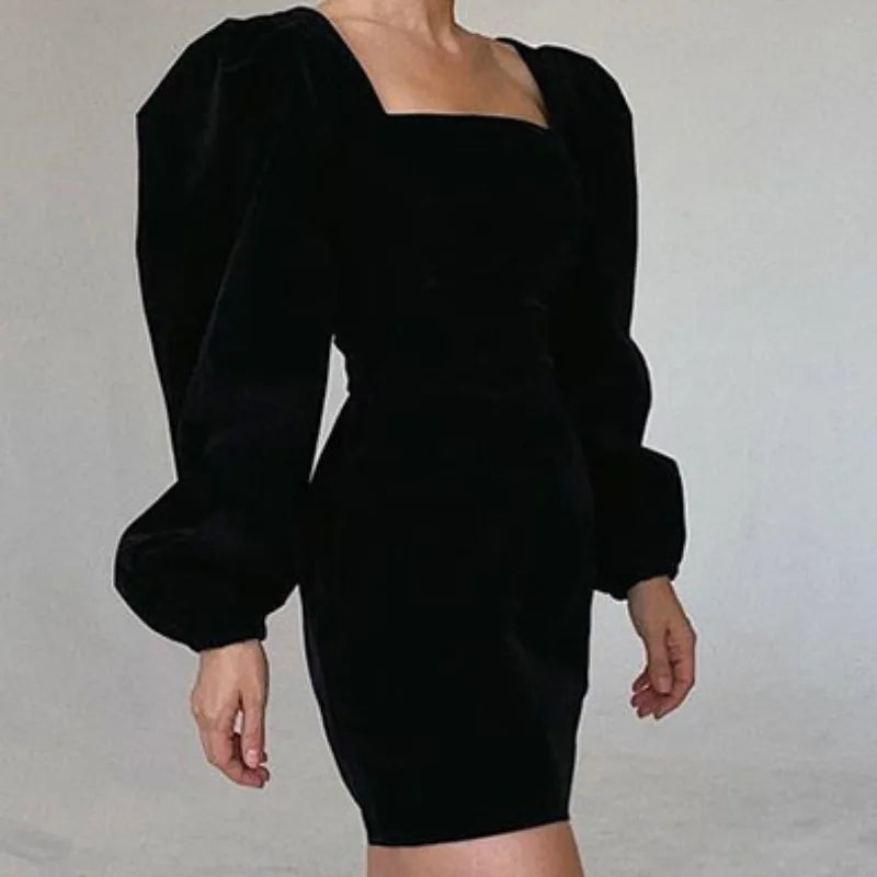 Elegantes Heidi -Samt Mini Kleid mit Puffärmeln