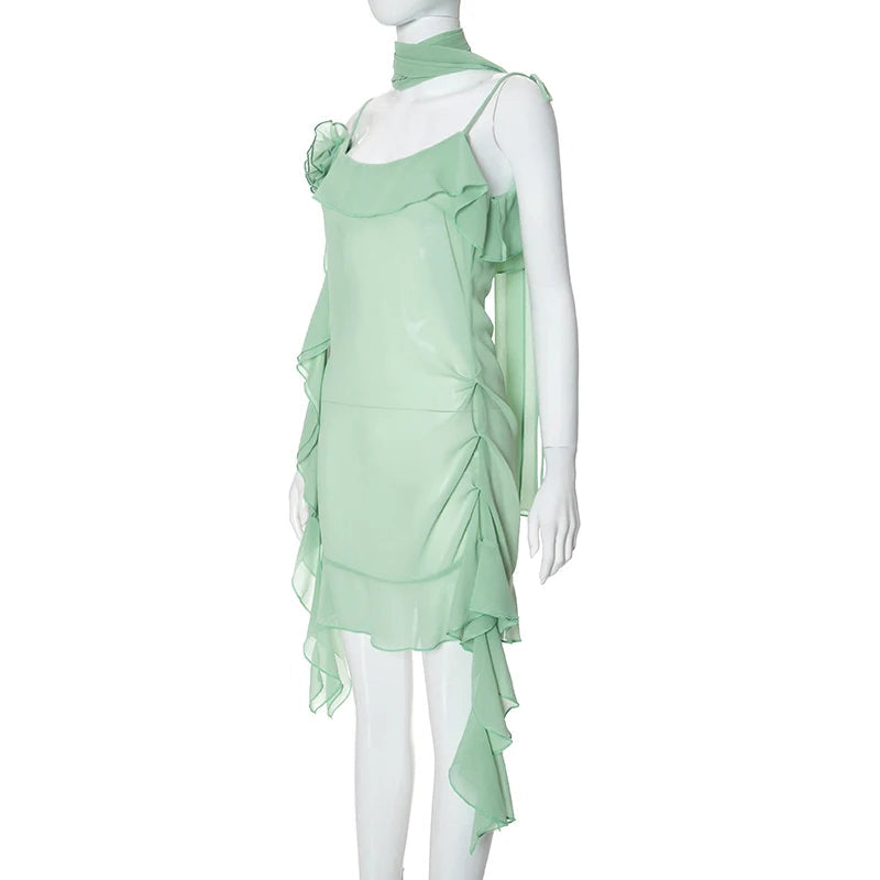 Luftiges, Elegantes Minzkleid mit Rüschenschichten