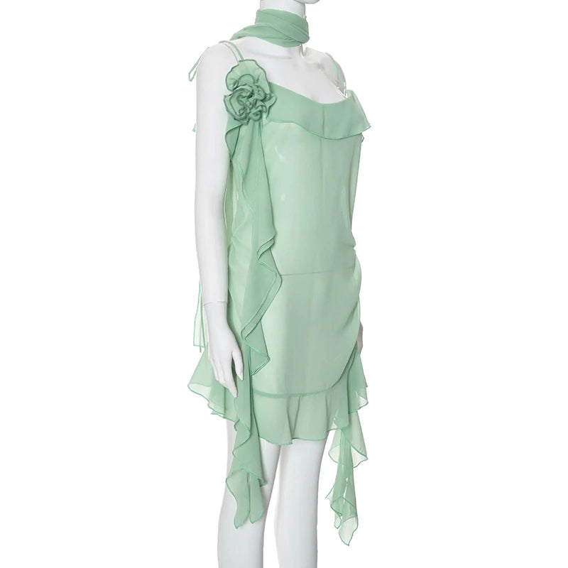 Luftiges, Elegantes Minzkleid mit Rüschenschichten