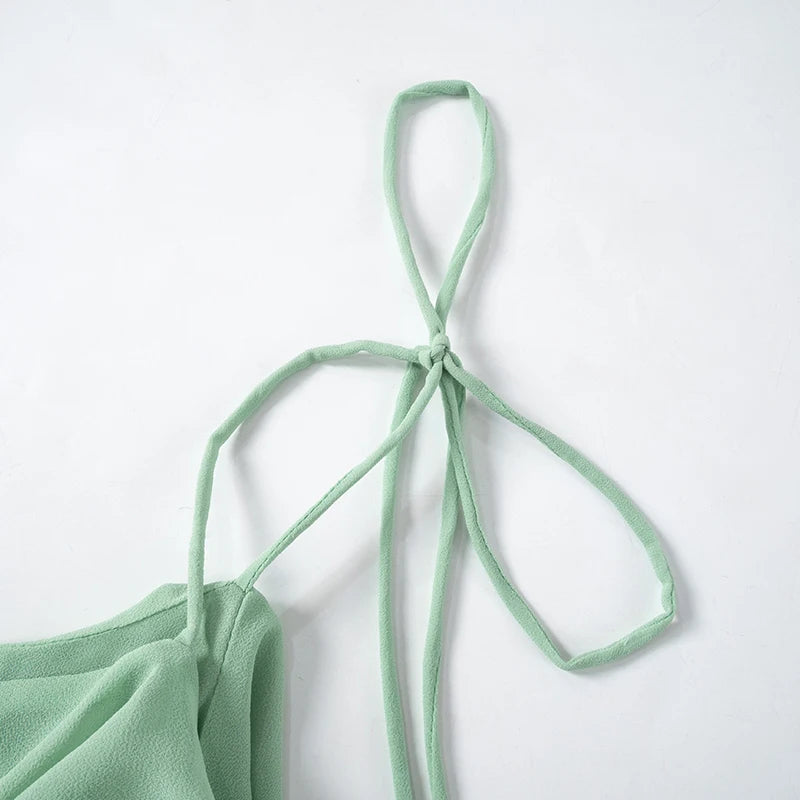 Luftiges, Elegantes Minzkleid mit Rüschenschichten