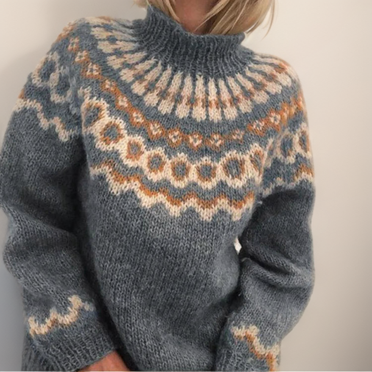Inge – Grober und gemütlicher Pullover mit hohem Halsausschnitt