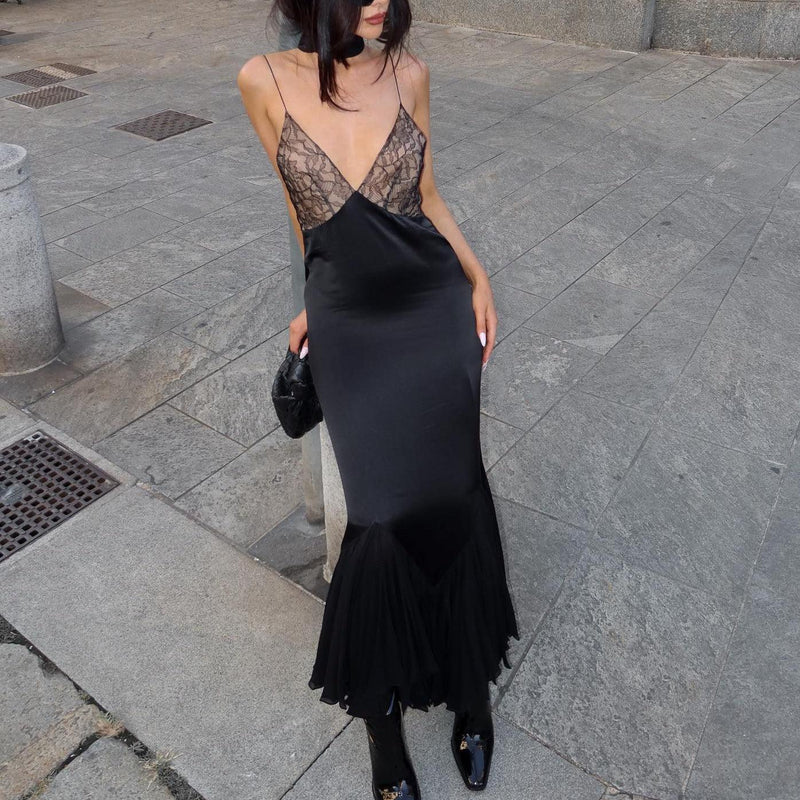 Elegantes Schwarzes Kleid aus Spitze und Mesh