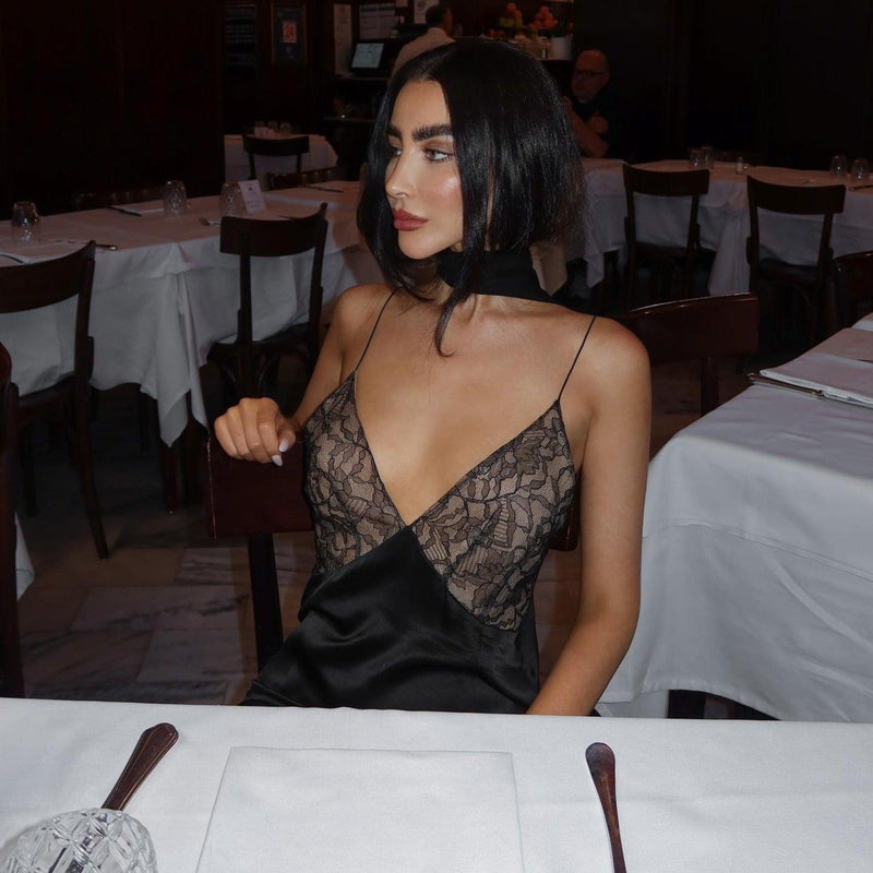 Elegantes Schwarzes Kleid aus Spitze und Mesh