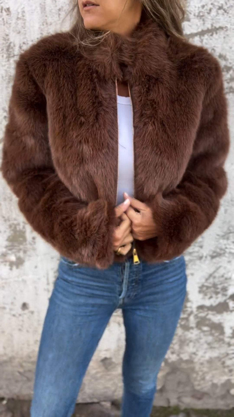 Weiche und elegante Kunstpelzjacke