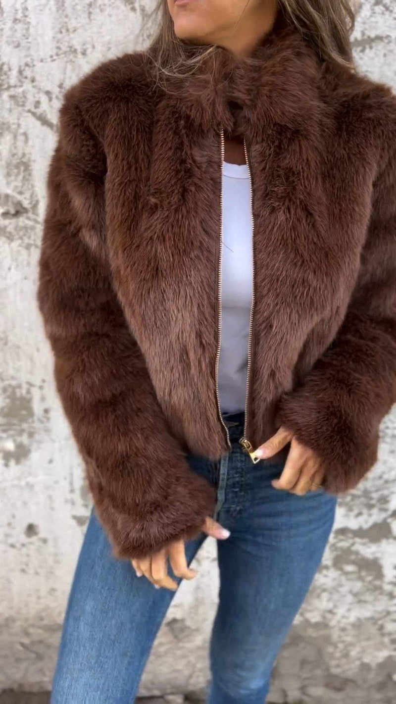 Weiche und elegante Kunstpelzjacke