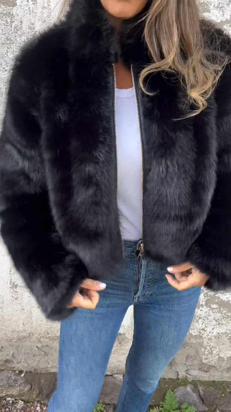 Weiche und elegante Kunstpelzjacke