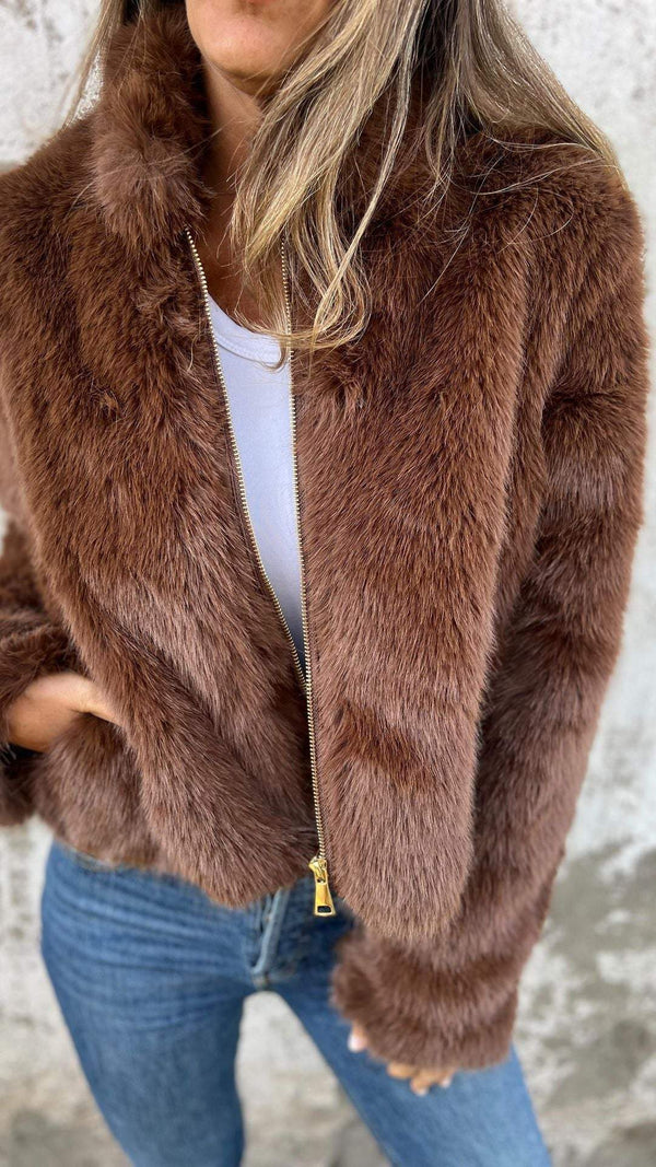 Weiche und elegante Kunstpelzjacke