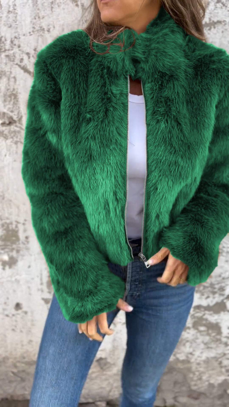 Weiche und elegante Kunstpelzjacke