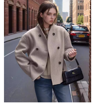 Schlichte und elegante Strickjacke für jeden Anlass