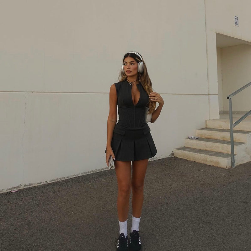 Elegantes Heidi -Minikleid Mit Korsett Und Faltenrock
