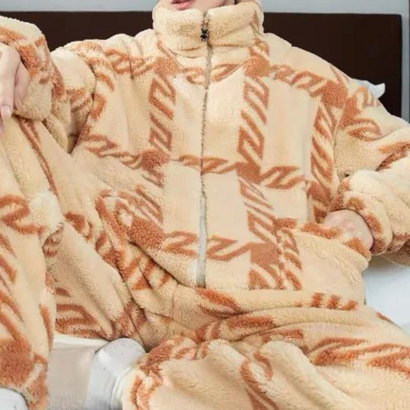 Weicher und warmer Pyjama für Herren