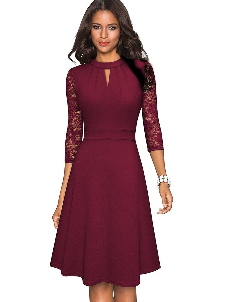 Kuscheliges Ausgehöhltes Spitzenkleid für dich