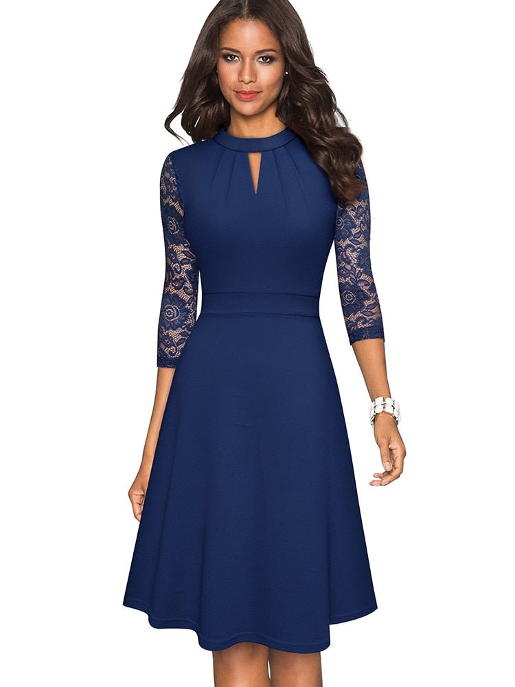 Kuscheliges Ausgehöhltes Spitzenkleid für dich